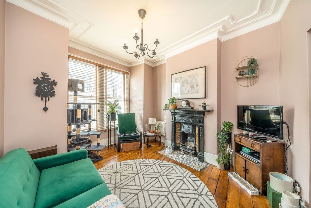 Property photo 2 of 9