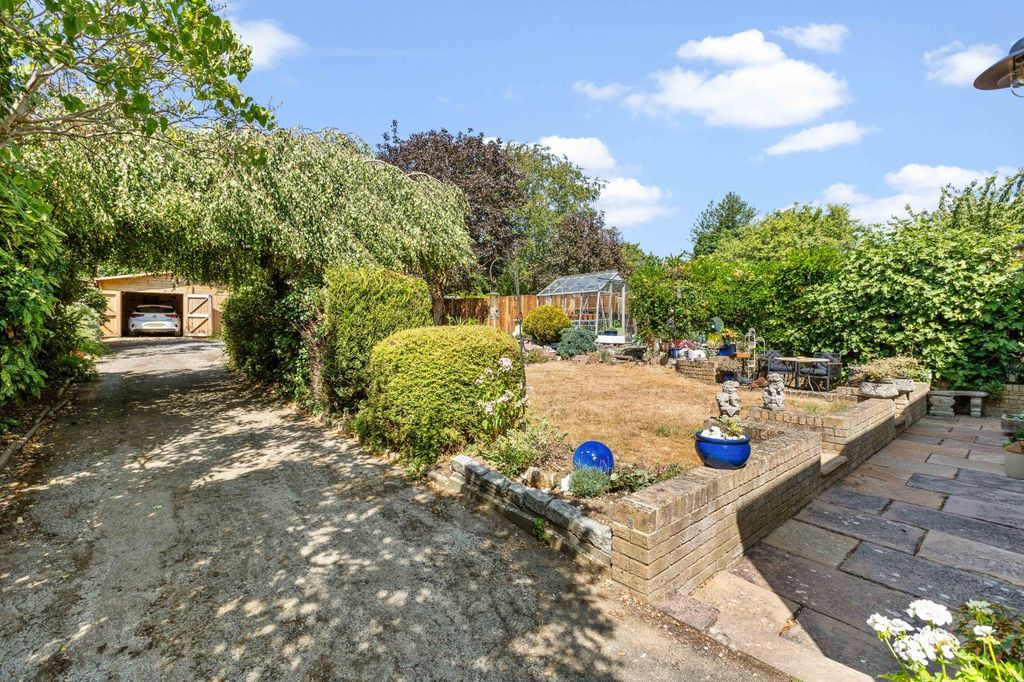 Property photo 2 of 28 Picture No. 48