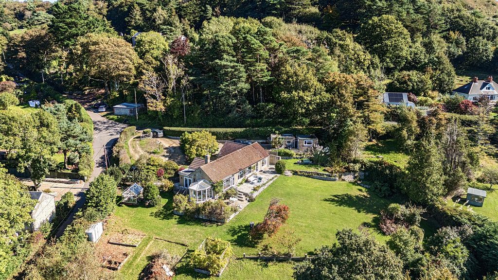 Property photo 2 of 27 1358255-6-68d1731F9990B-Arw-1.Jpg