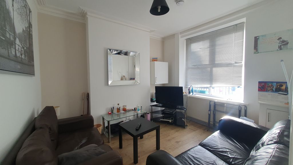 Property photo 1 of 21 Rooms To Rent In A 4-Bedroom Shared House