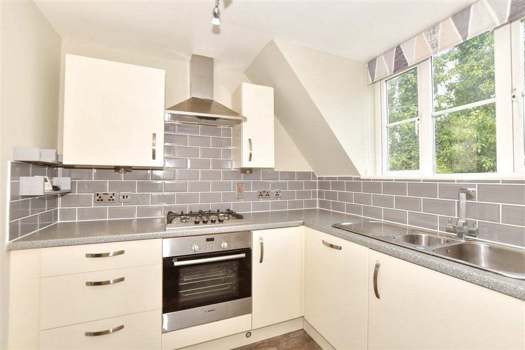 Property photo 3 of 14 Kitchen