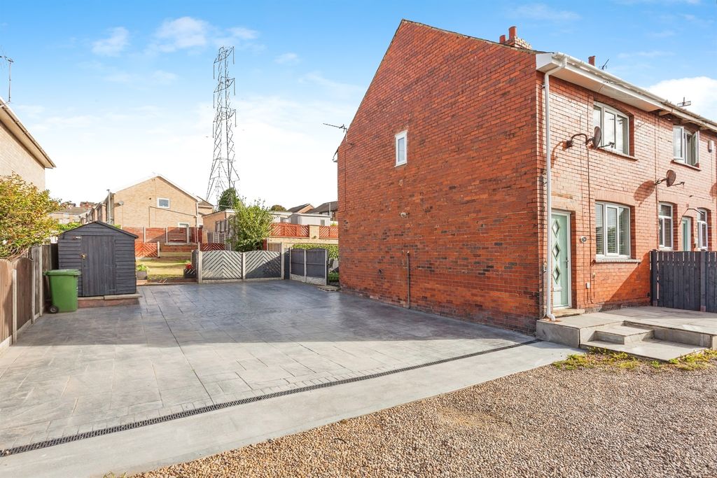 Property photo 2 of 17