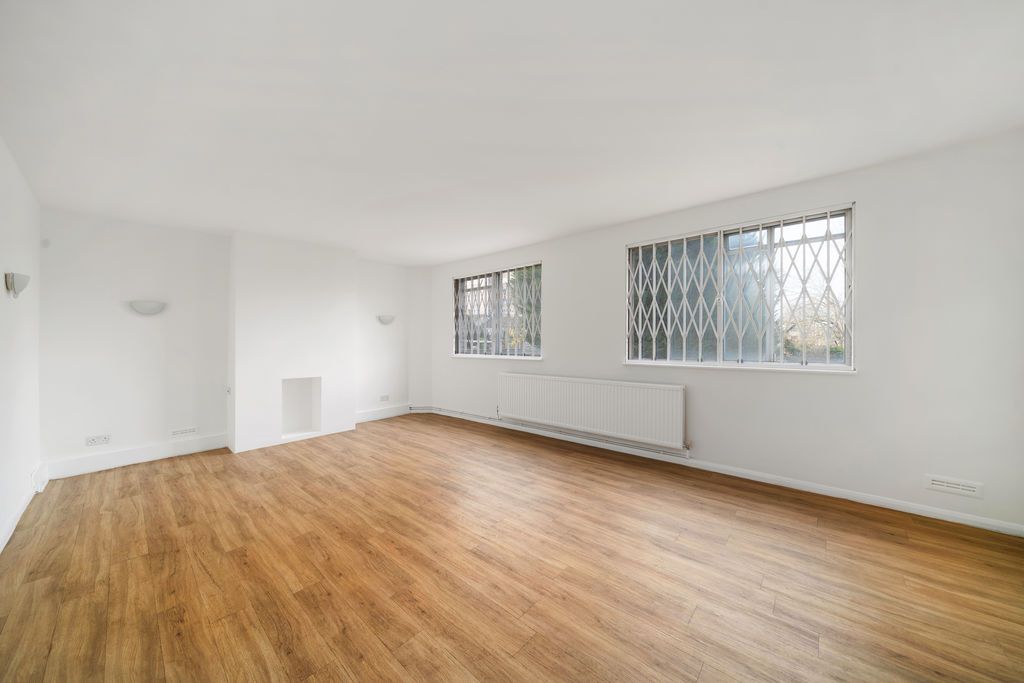 Property photo 1 of 8 Photo 1