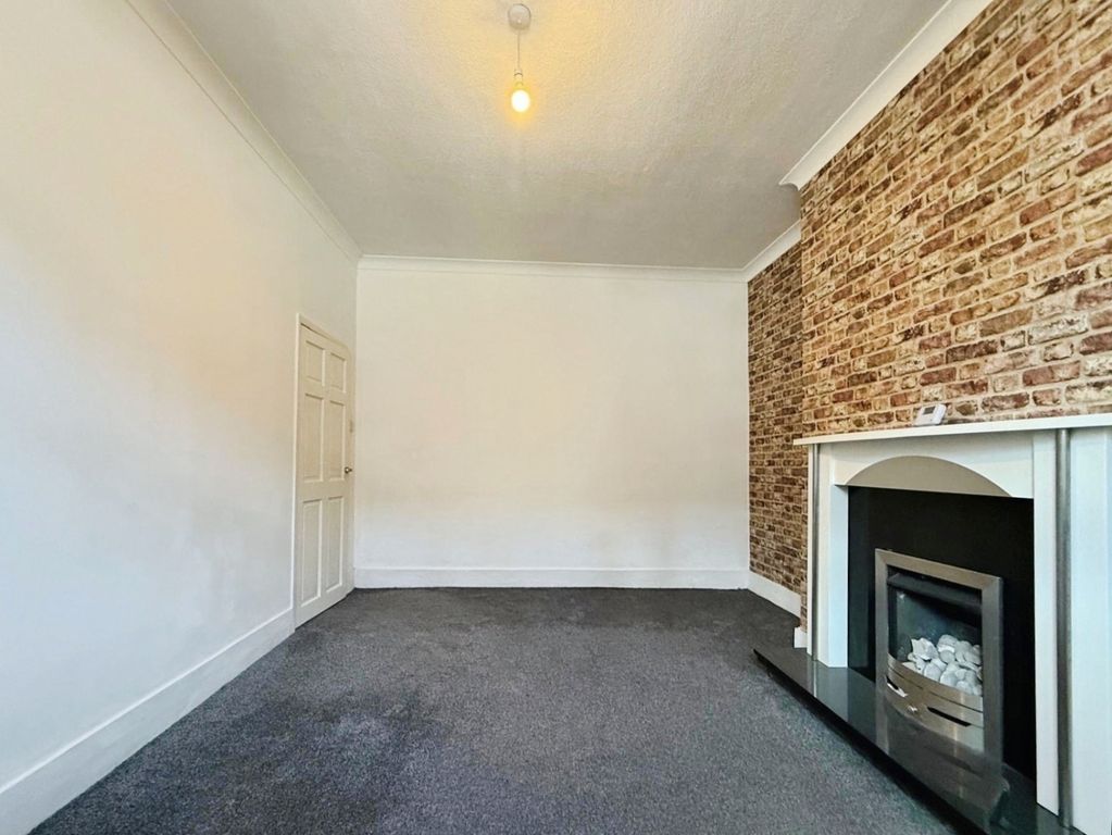 Property photo 2 of 20 Pbox-Img.Jpg