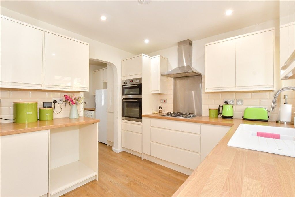 Property photo 2 of 15 Kitchen