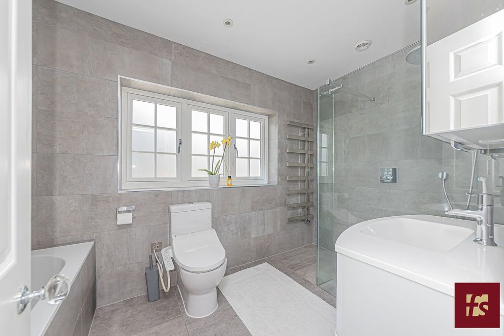 Additional image 29 of 5 bed detached house for saleTalisman Close, Crowthorne, Berkshire RG45