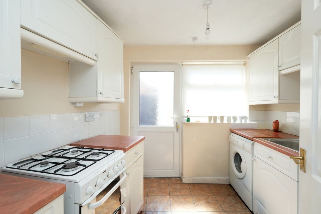 Property photo 2 of 6