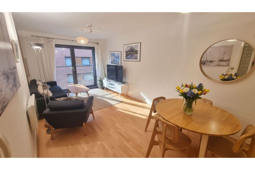 Property photo 2 of 8