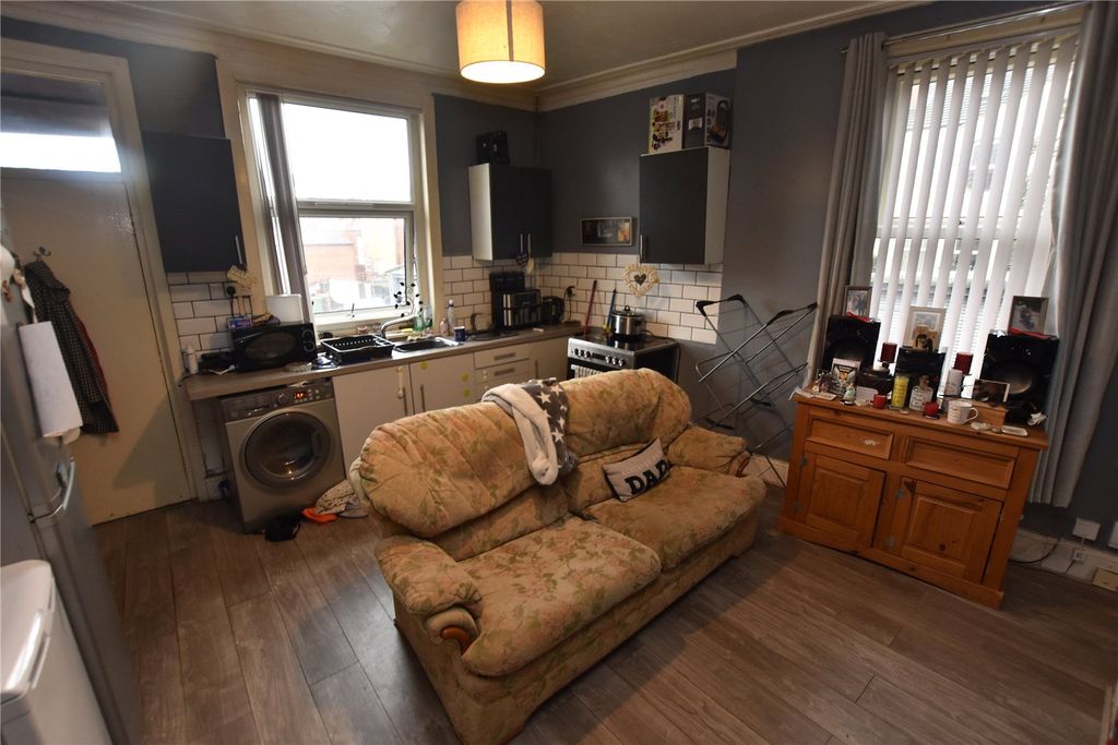 Property photo 2 of 16 Picture No. 26