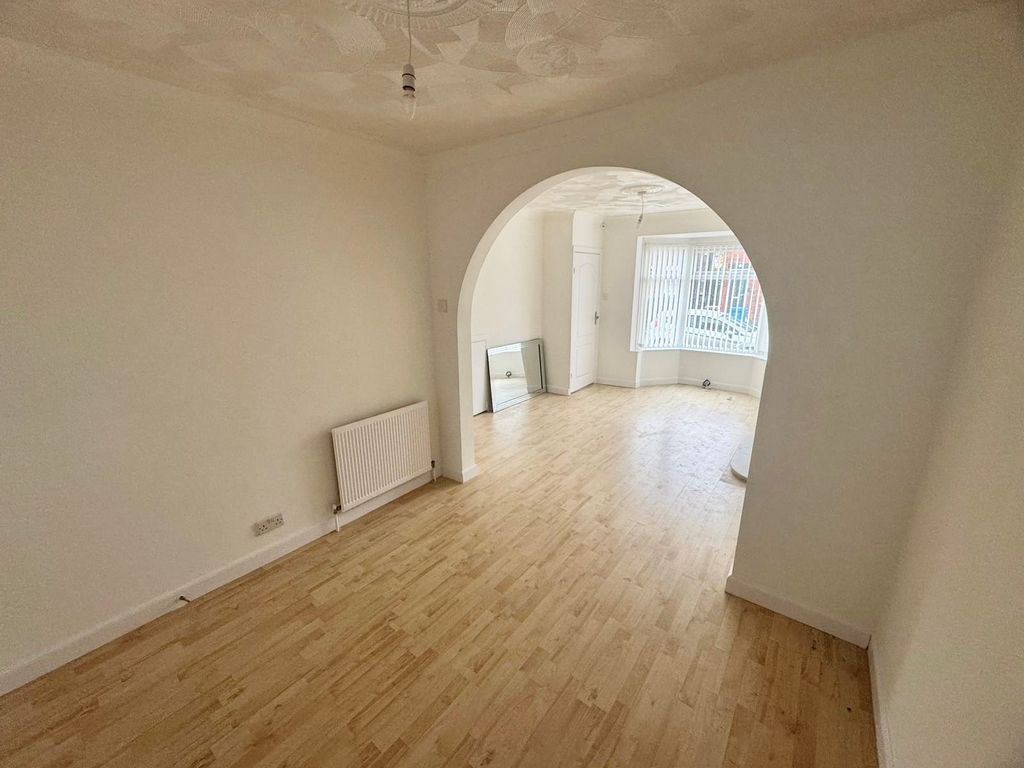 Property photo 3 of 10 Living Room