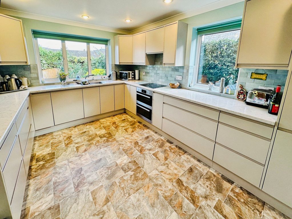 Property photo 2 of 23