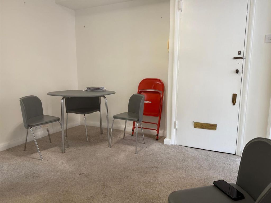 Property photo 3 of 11 B7726924-17d6-4194-B2cc-E265F7c43Beb.Jpg