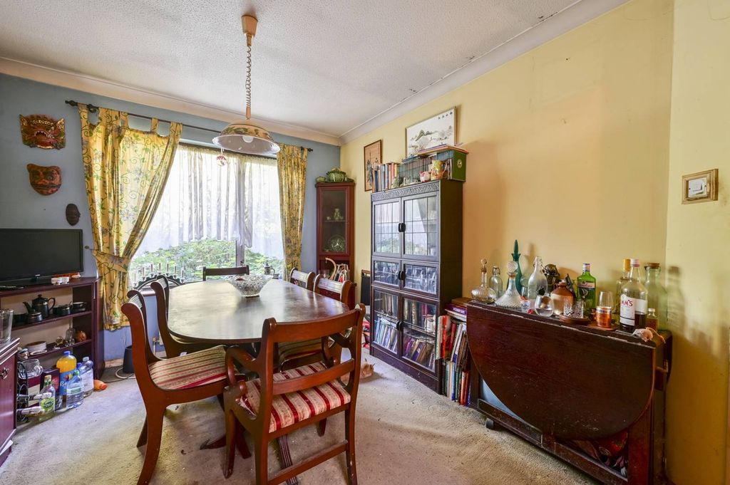 Property photo 3 of 7