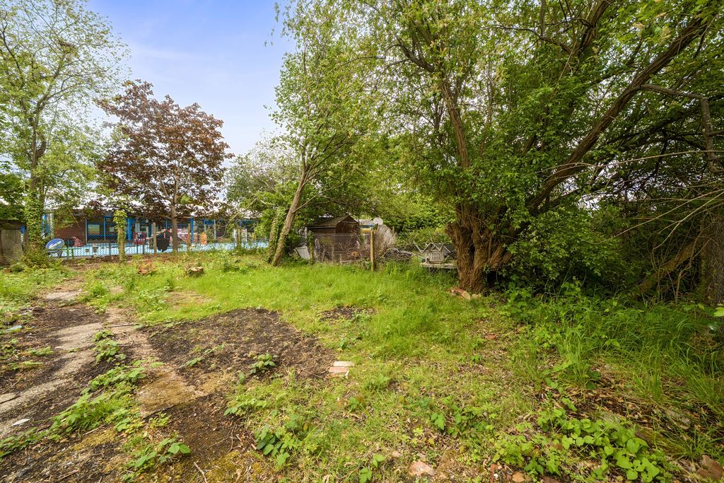Property photo 2 of 9 1463545 (4)