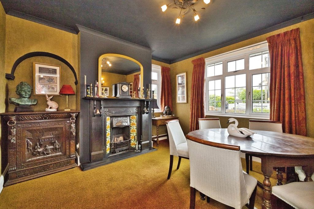 Property photo 2 of 19