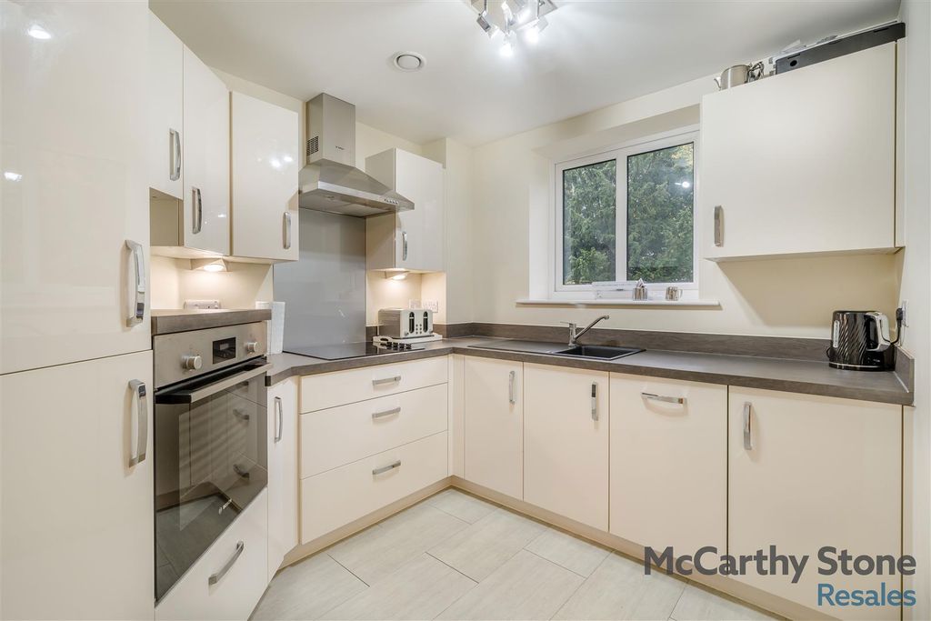 Additional image 7 of 2 bed flat for saleBurlington Gardens, Leyland PR25