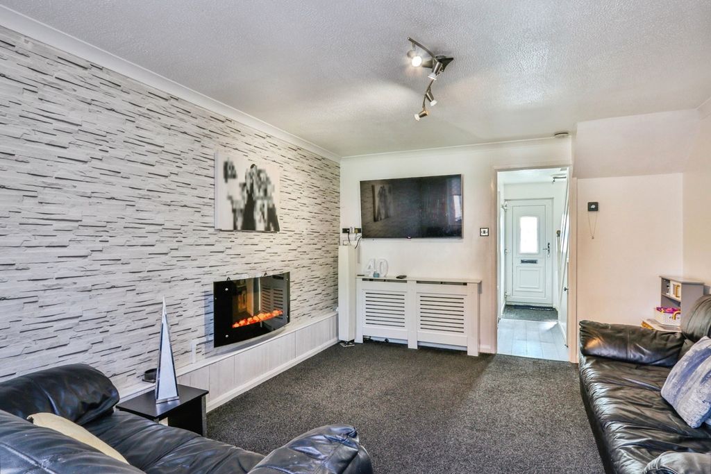 Property photo 3 of 17 Photo