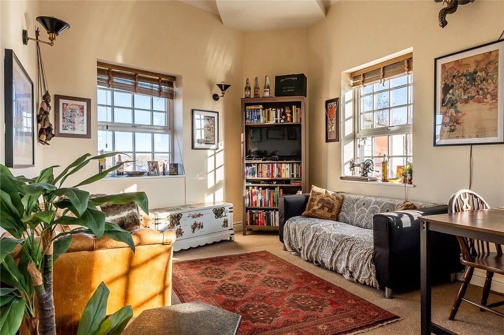 Property photo 3 of 14 Picture No. 14