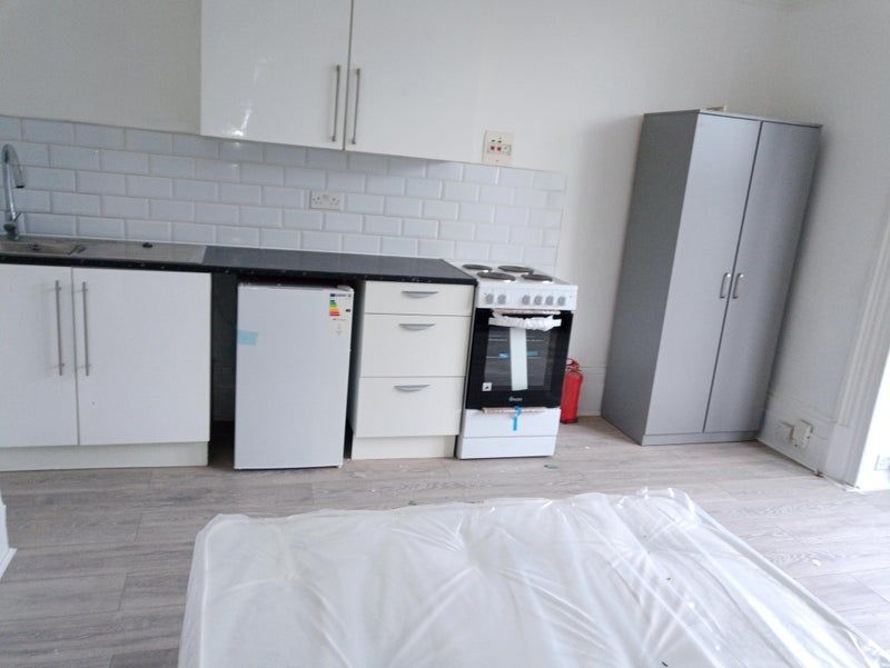 Property photo 1 of 5 Cover