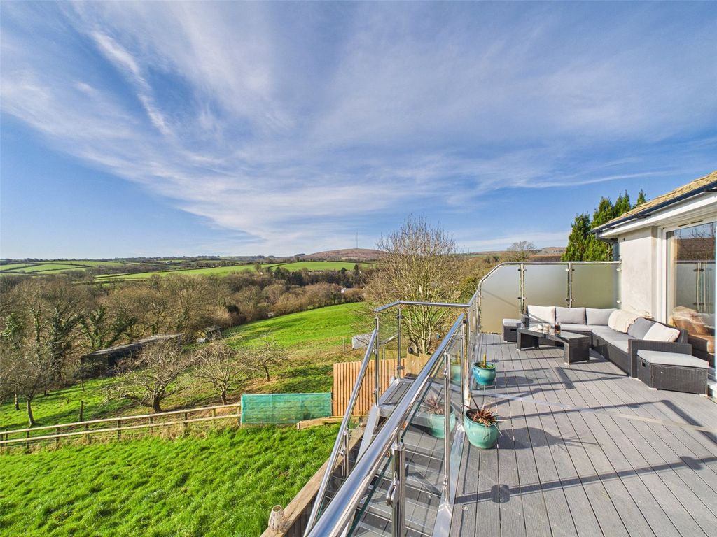 Property photo 2 of 20 Picture No. 24