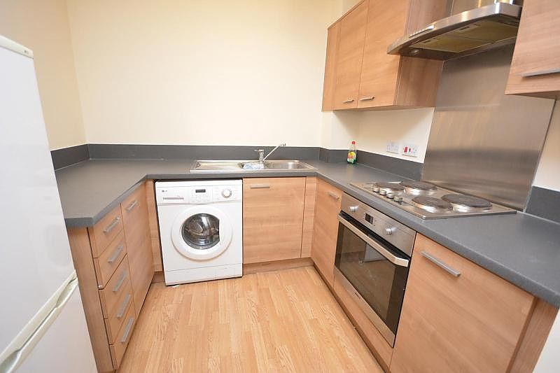 Property photo 3 of 7 Kitchen