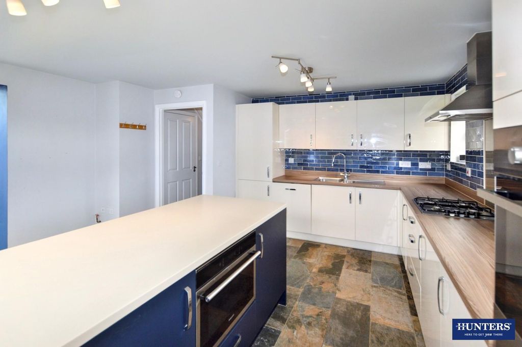 Property photo 3 of 18 Kitchen Diner