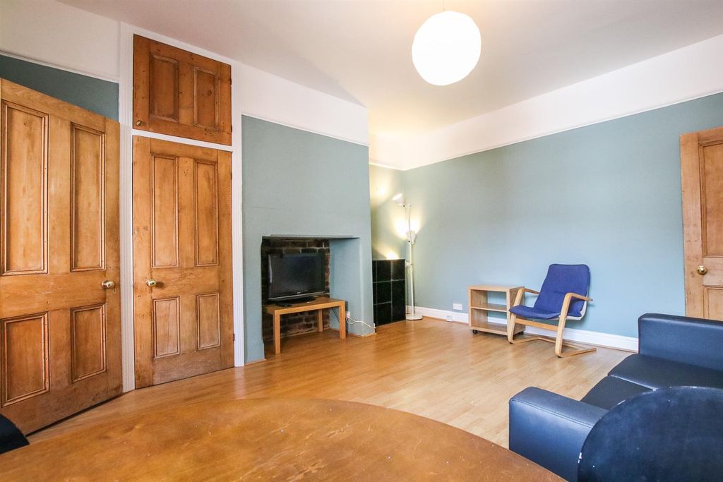 Property photo 3 of 12 Living Room