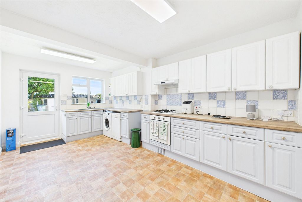 Property photo 3 of 9 Picture No. 24