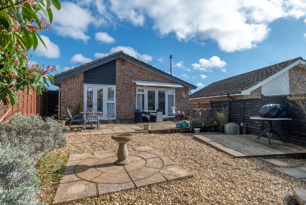 Property photo 3 of 30 Garden