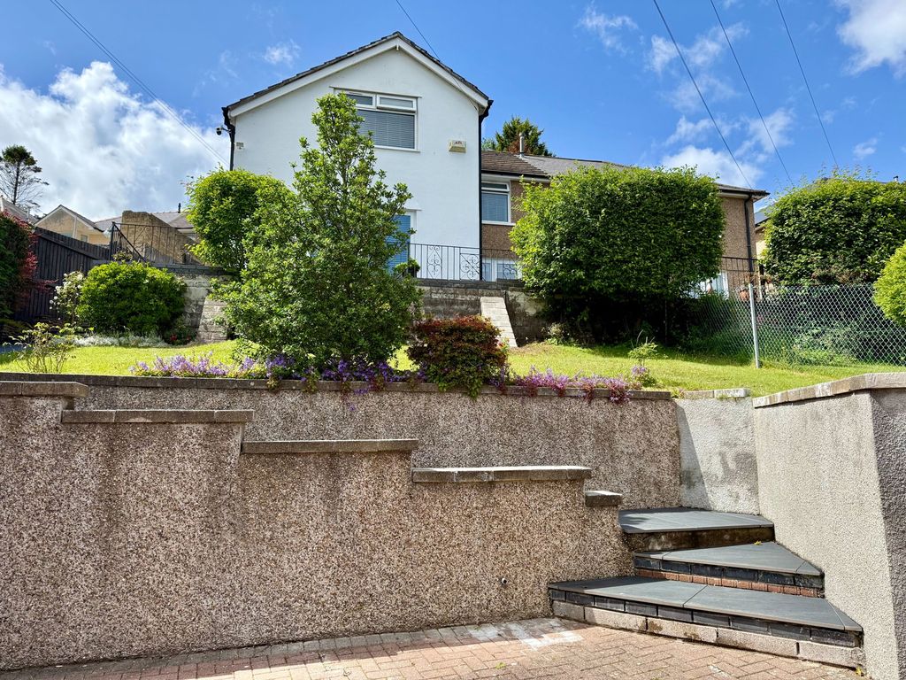 Property photo 2 of 50