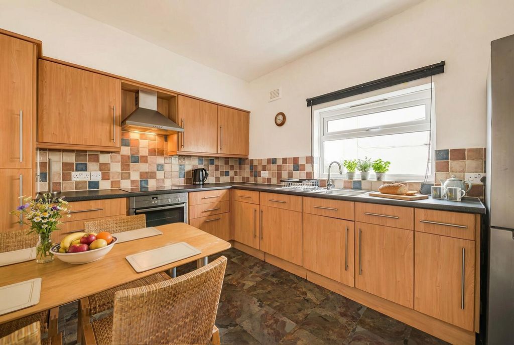 Property photo 3 of 13 Kitchen