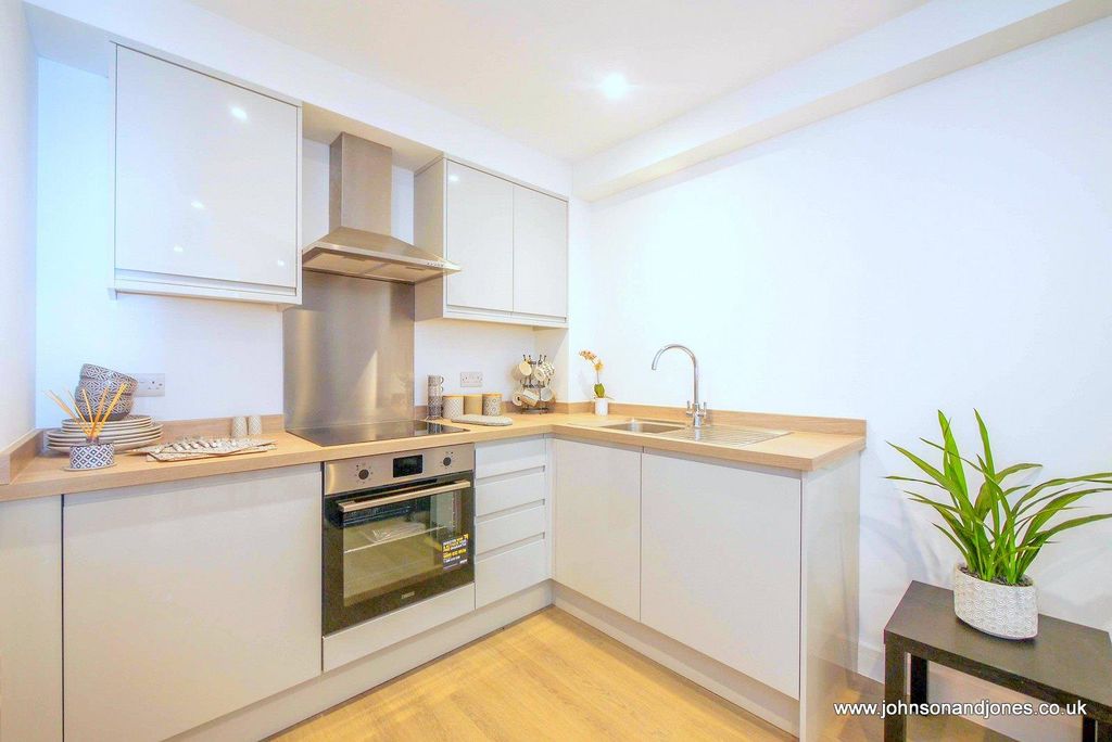 Property photo 3 of 5 P1640615.Jpg