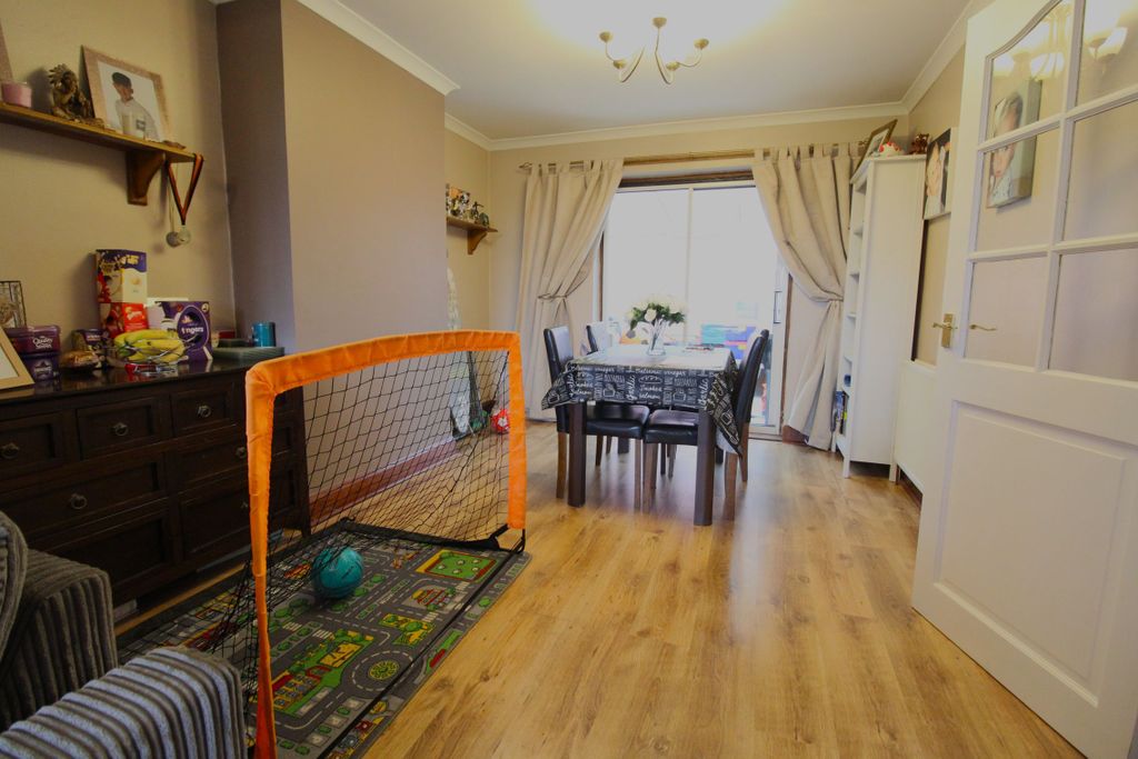 Property photo 3 of 17 Dining Room
