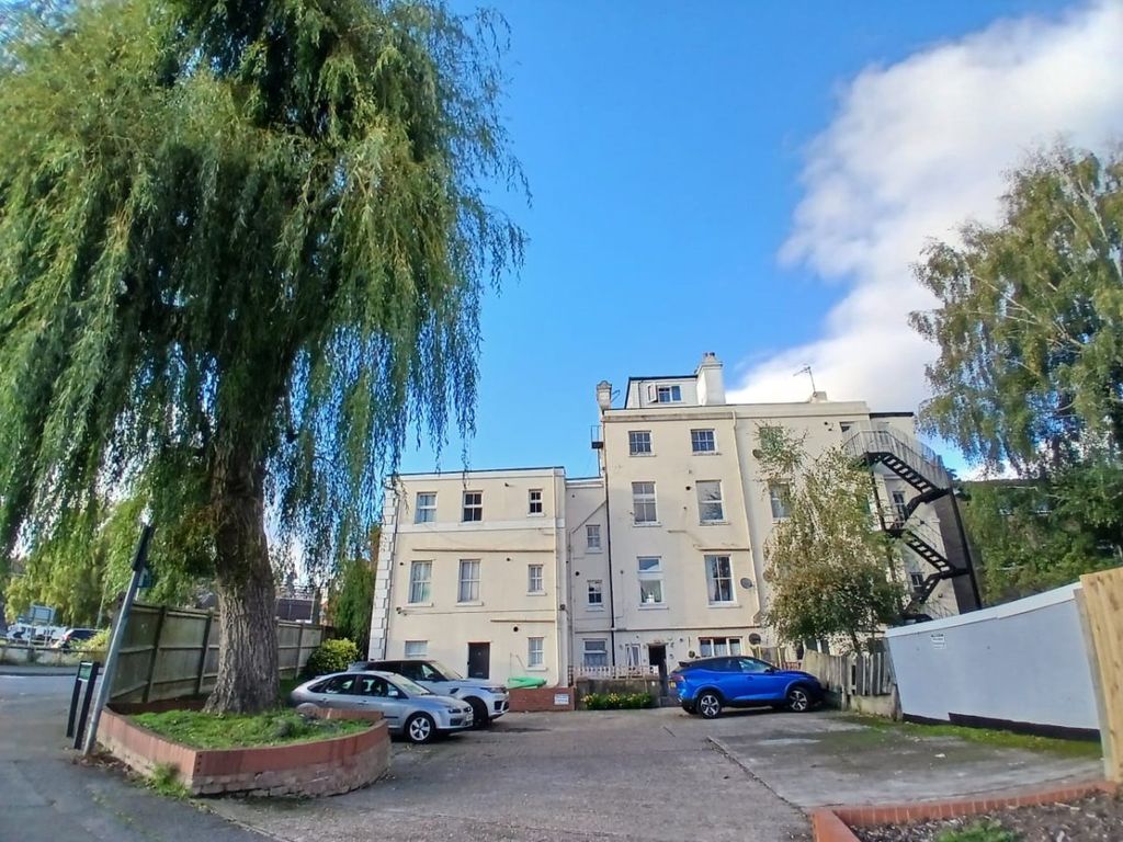 Property photo 1 of 5