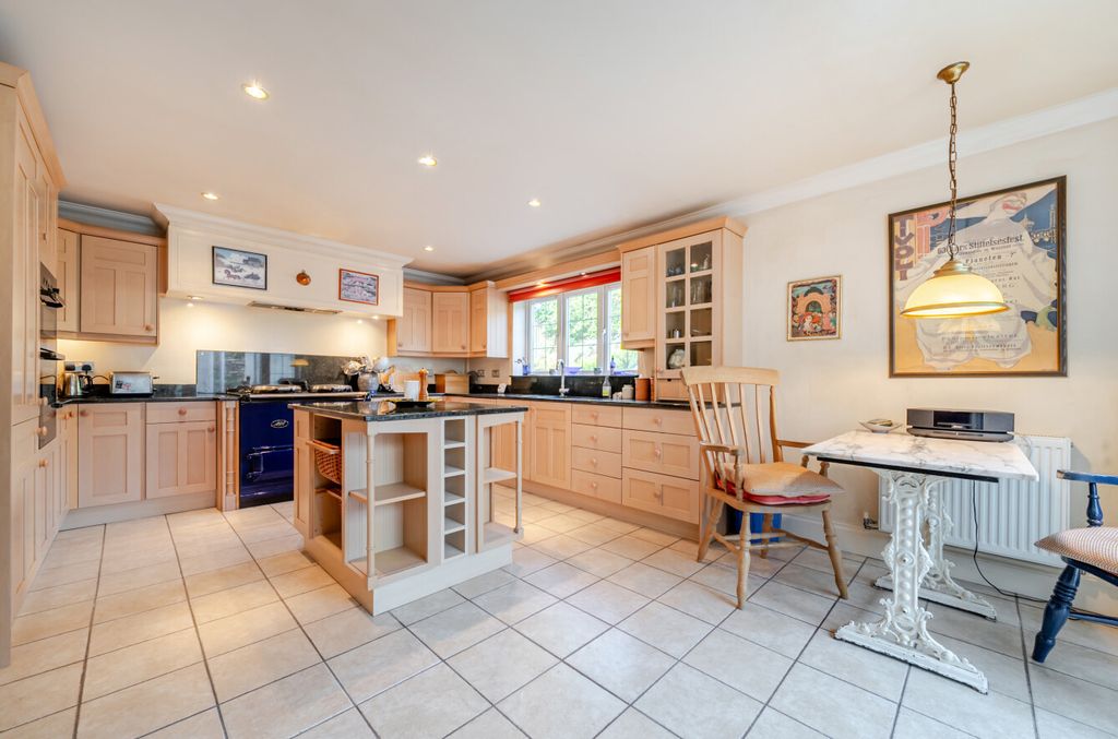 Property photo 2 of 26 1436439-10-69d69d...