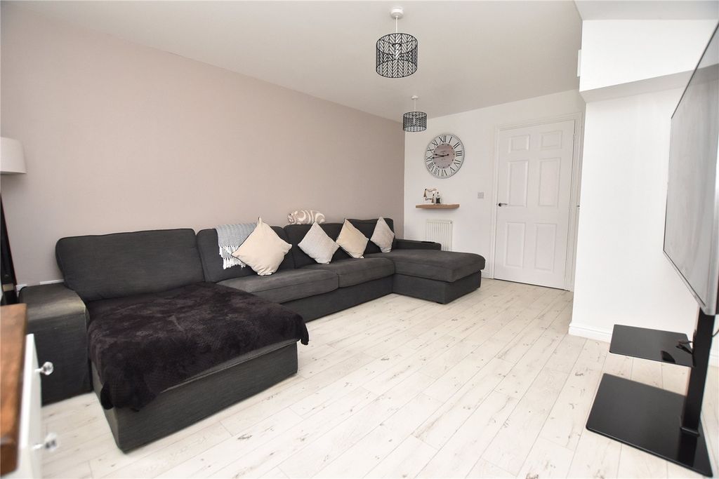 Property photo 2 of 16 Picture No. 83