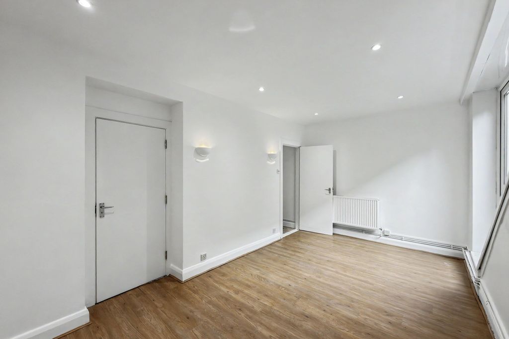 Property photo 2 of 15 Flat 2, 86 Balcombe Street, Marylebone, London, Nw1 6Ne