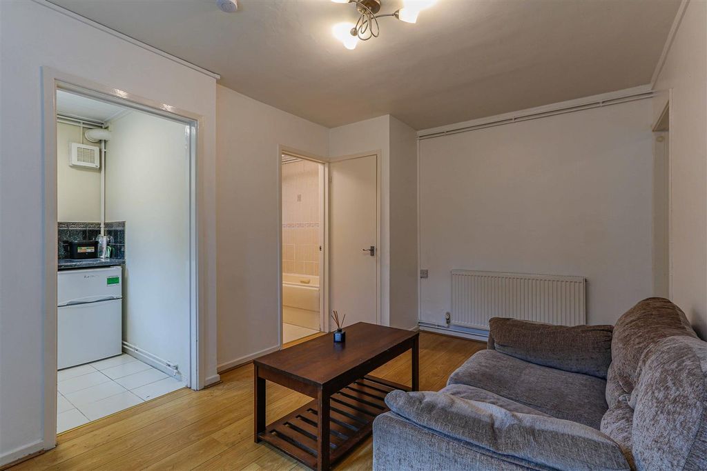 Property photo 3 of 7 Img-5.Jpg