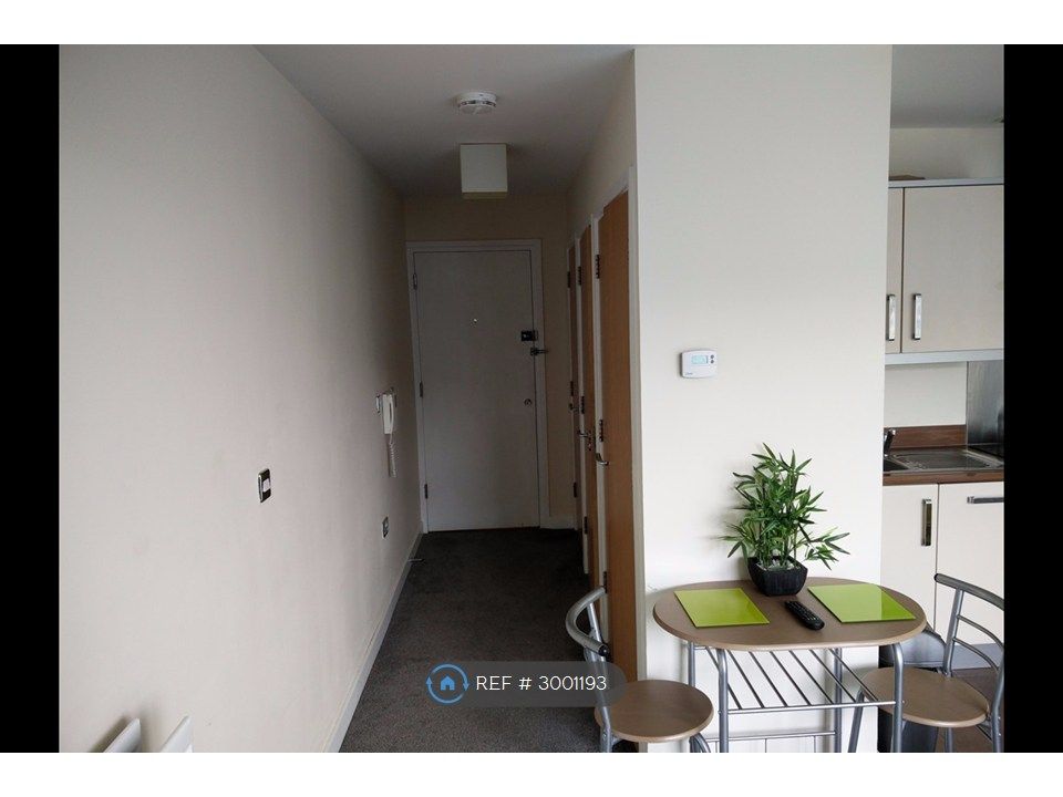 Property photo 2 of 15 Hallway With Space For A Breakfast Bar