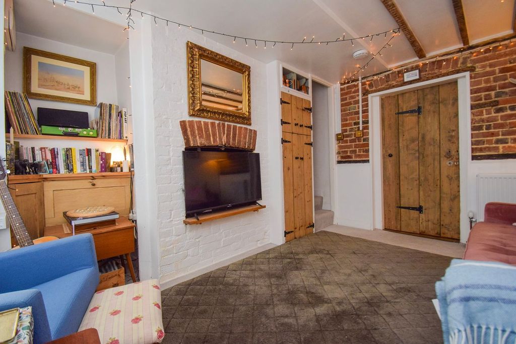 Property photo 2 of 22