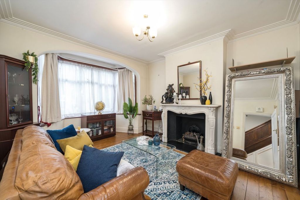 Property photo 2 of 9