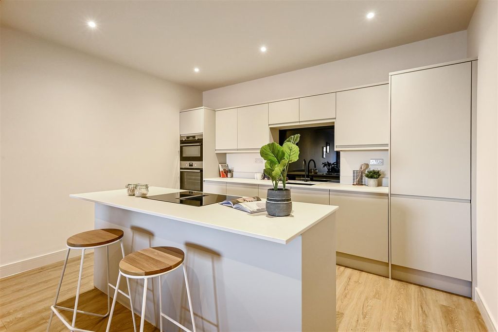 Property photo 3 of 24 Kitchen