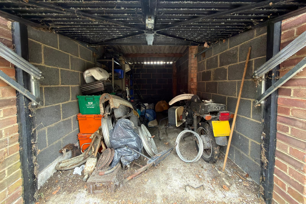 Property photo 2 of 3 Garage 6, Hilltop Court, 345 Grange Road, Norwood, London Se19 3Bx
