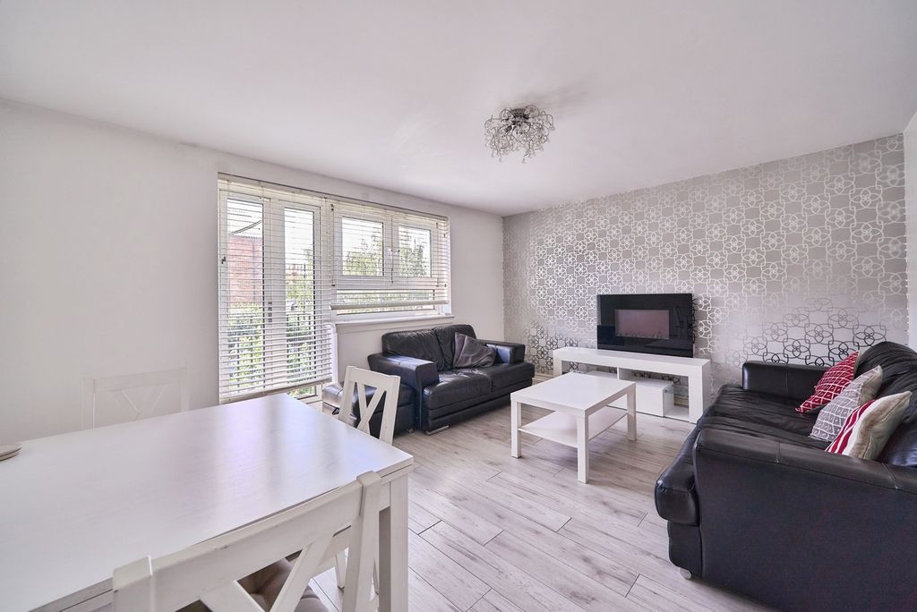Property photo 2 of 17 Pbox-Img.Jpg