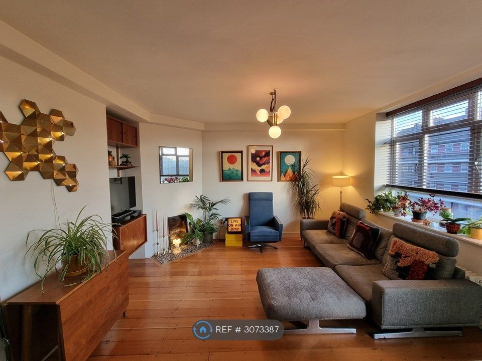 Property photo 1 of 22 Open Plan Lounge / Kitchen