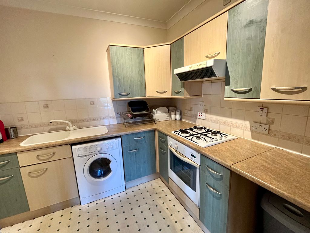 Property photo 3 of 7 4