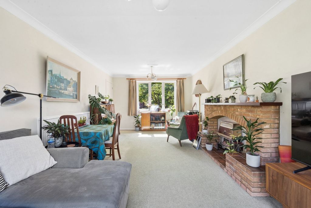 Property photo 2 of 14