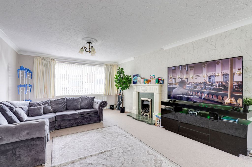 Property photo 2 of 19