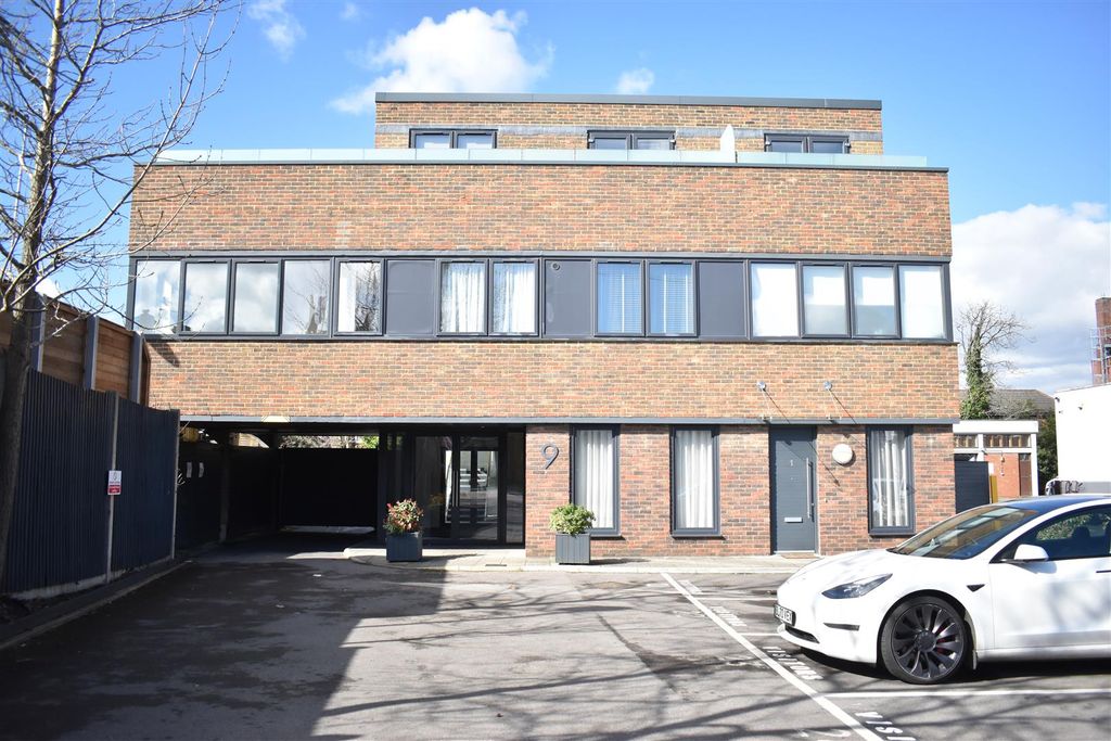 Property photo 3 of 7