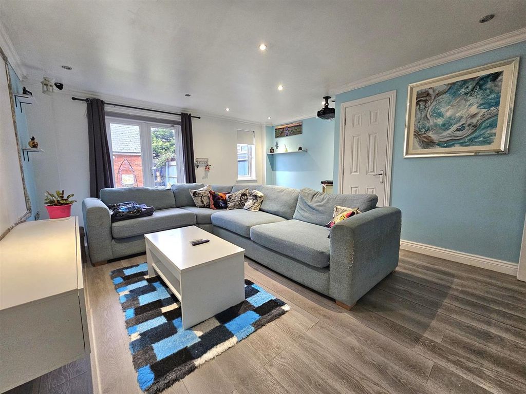 Property photo 2 of 16